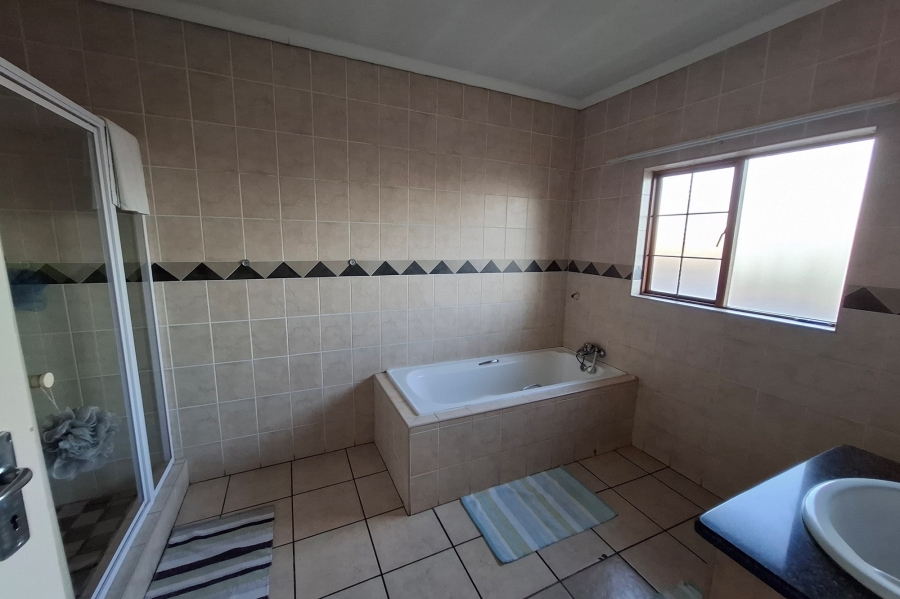 3 Bedroom Property for Sale in Country View Gauteng