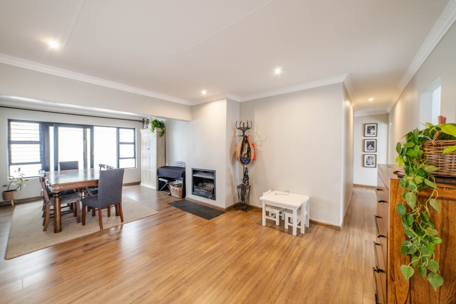 3 Bedroom Property for Sale in Beverley Gauteng