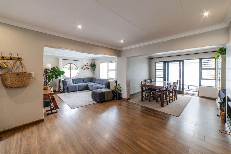 3 Bedroom Property for Sale in Beverley Gauteng