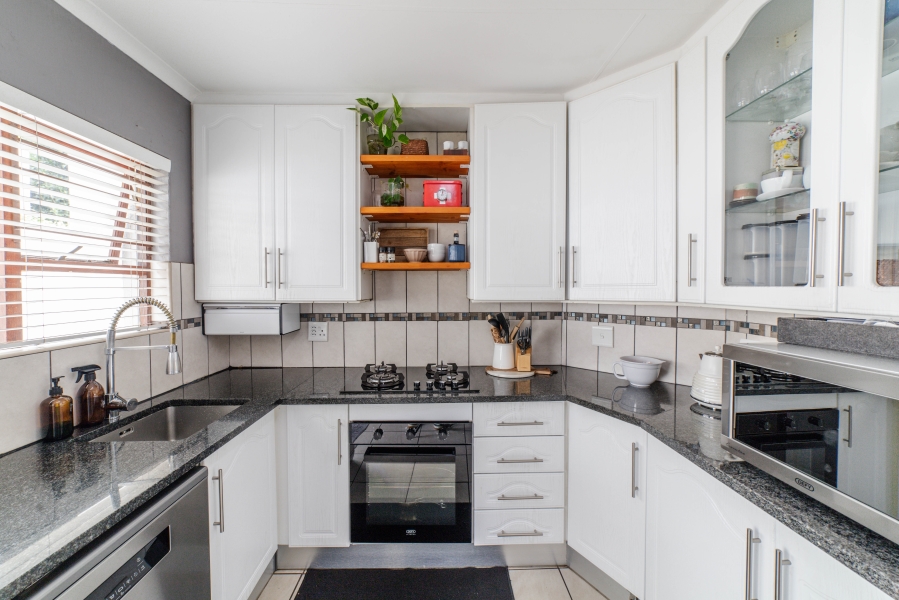 3 Bedroom Property for Sale in Beverley Gauteng