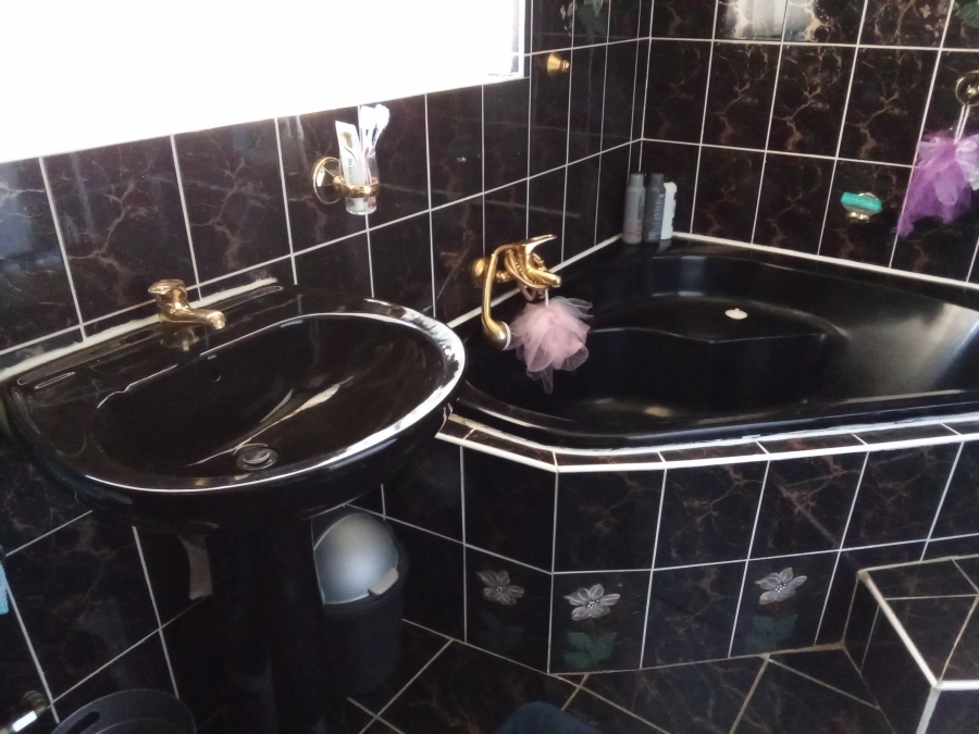 4 Bedroom Property for Sale in Mindalore Gauteng