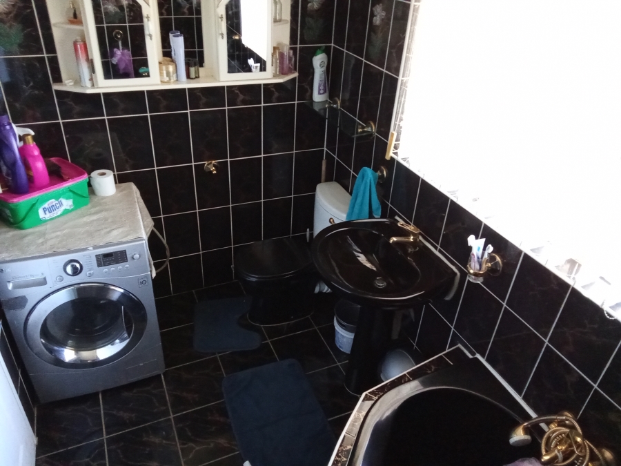 4 Bedroom Property for Sale in Mindalore Gauteng