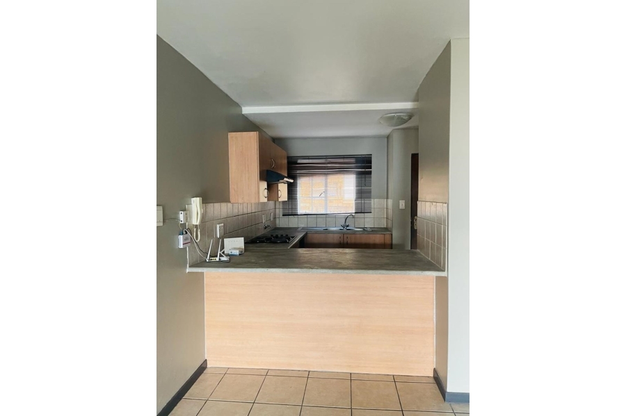 To Let 2 Bedroom Property for Rent in Halfway Gardens Gauteng