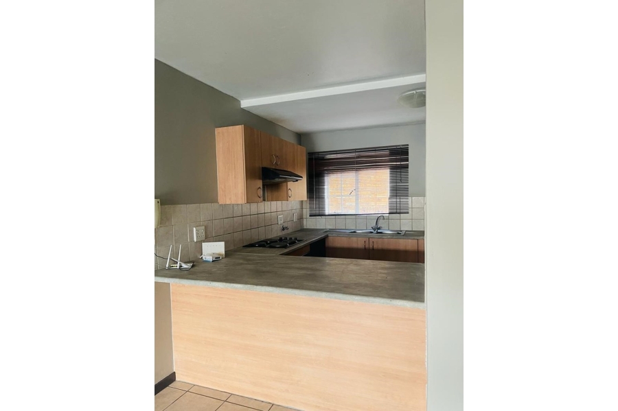 To Let 2 Bedroom Property for Rent in Halfway Gardens Gauteng