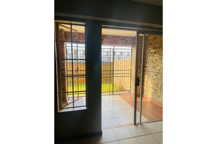 To Let 2 Bedroom Property for Rent in Halfway Gardens Gauteng
