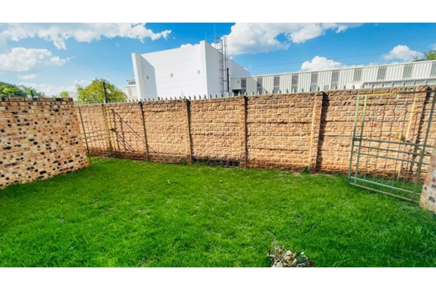 To Let 2 Bedroom Property for Rent in Halfway Gardens Gauteng