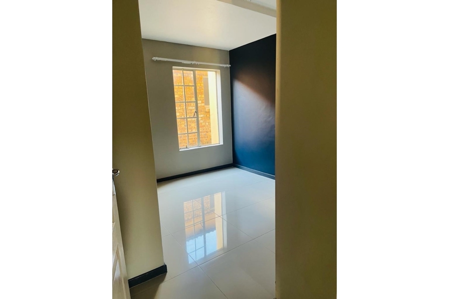 To Let 2 Bedroom Property for Rent in Halfway Gardens Gauteng