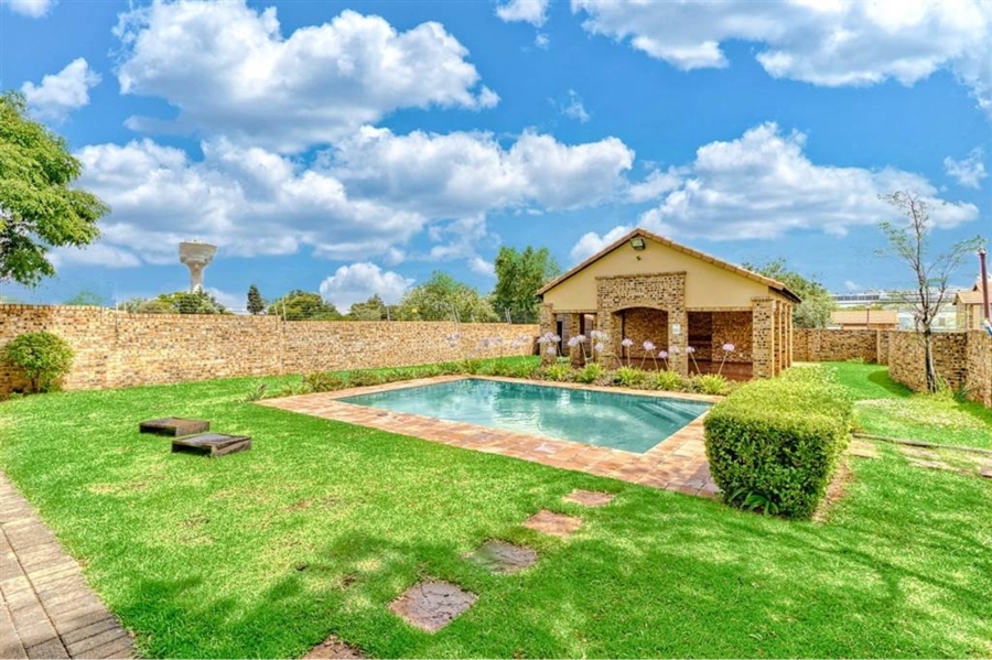 To Let 2 Bedroom Property for Rent in Halfway Gardens Gauteng