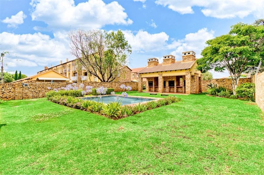 To Let 2 Bedroom Property for Rent in Halfway Gardens Gauteng