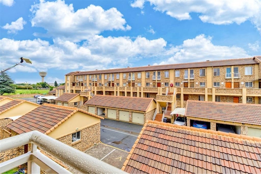 To Let 2 Bedroom Property for Rent in Halfway Gardens Gauteng