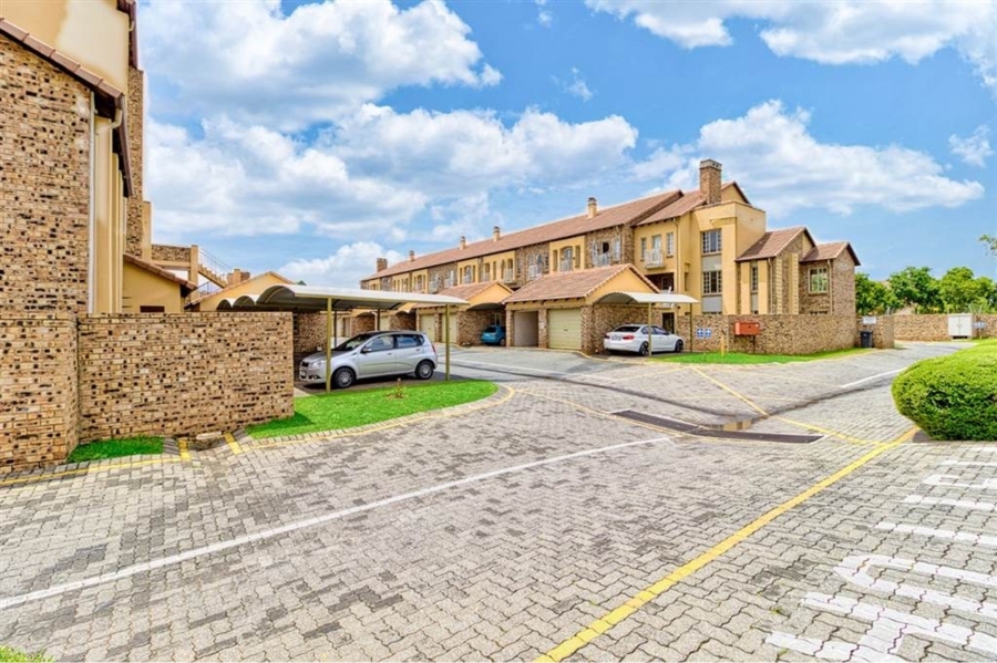 To Let 2 Bedroom Property for Rent in Halfway Gardens Gauteng