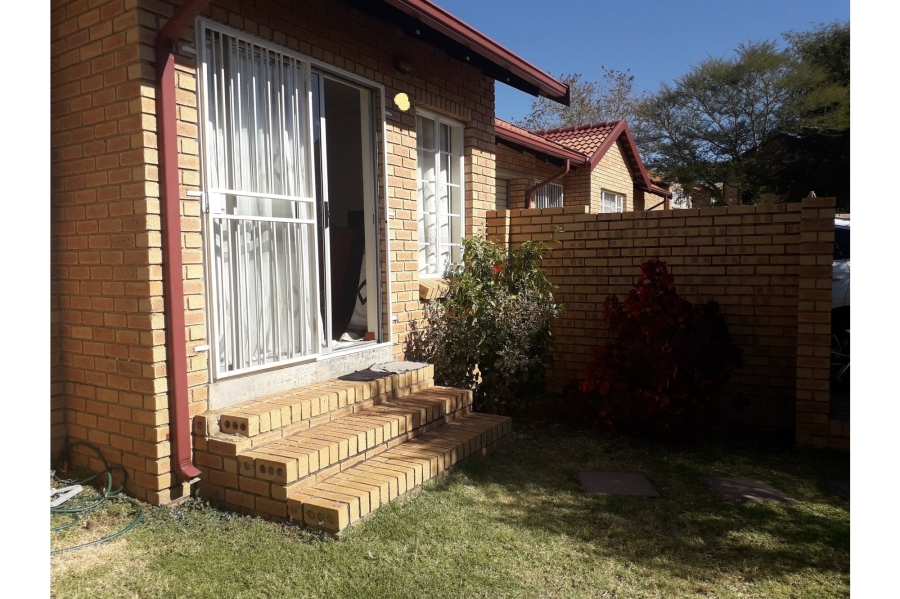 2 Bedroom Property for Sale in The Reeds Gauteng