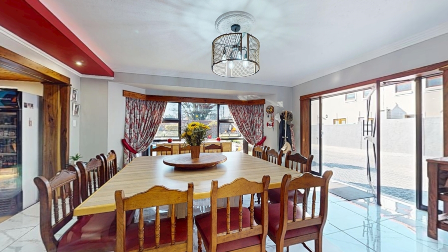 4 Bedroom Property for Sale in Beyers Park Gauteng