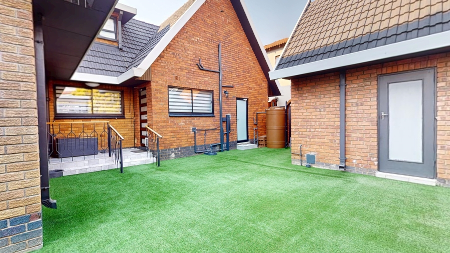 4 Bedroom Property for Sale in Beyers Park Gauteng