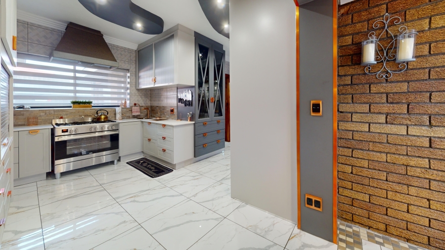 4 Bedroom Property for Sale in Beyers Park Gauteng