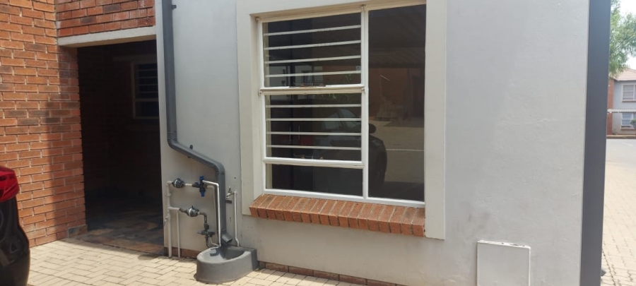 2 Bedroom Property for Sale in Terenure Gauteng