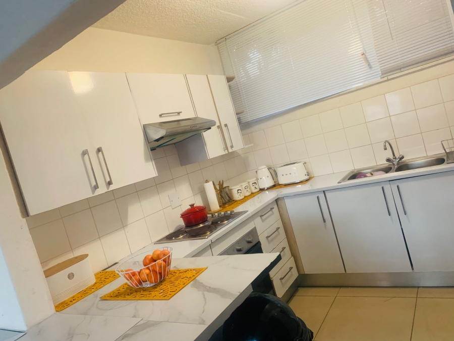 To Let 3 Bedroom Property for Rent in Windsor East Gauteng