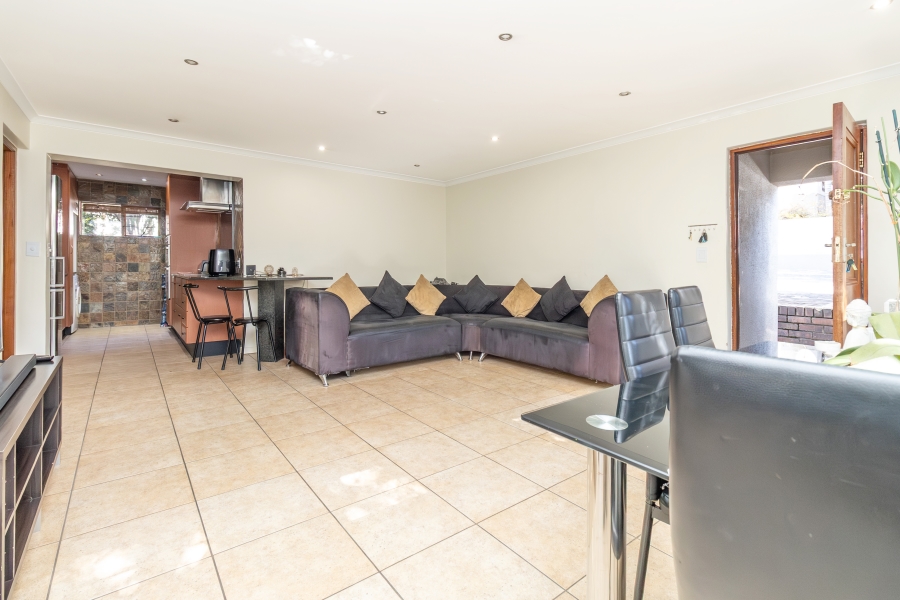 2 Bedroom Property for Sale in Paulshof Gauteng