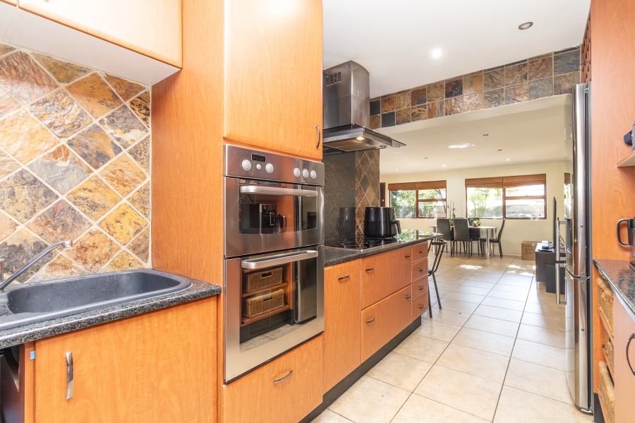 2 Bedroom Property for Sale in Paulshof Gauteng