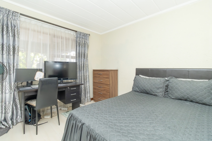2 Bedroom Property for Sale in Paulshof Gauteng