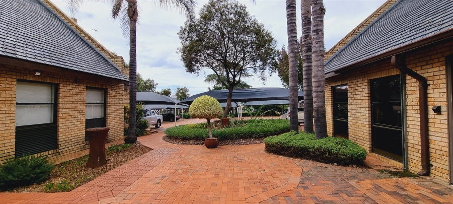 To Let commercial Property for Rent in Woodmead Gauteng
