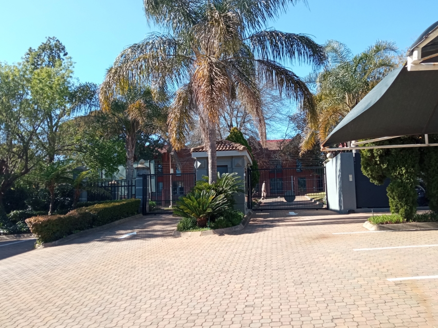 To Let commercial Property for Rent in Hyde Park Gauteng