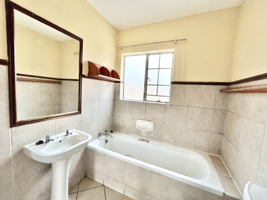 To Let 2 Bedroom Property for Rent in Eco Park Gauteng