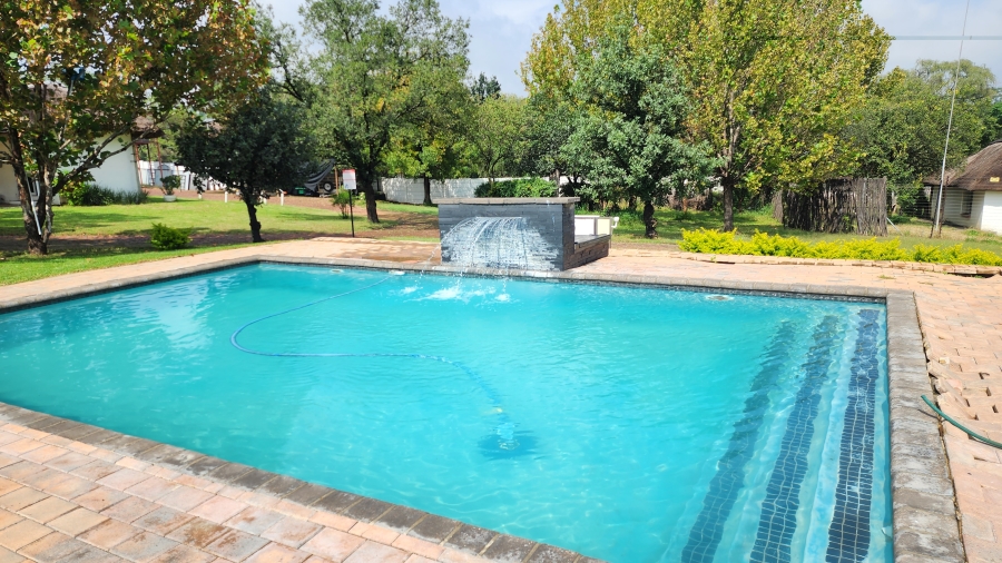 To Let 2 Bedroom Property for Rent in Chartwell Gauteng