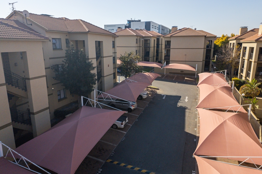 2 Bedroom Property for Sale in Lonehill Gauteng