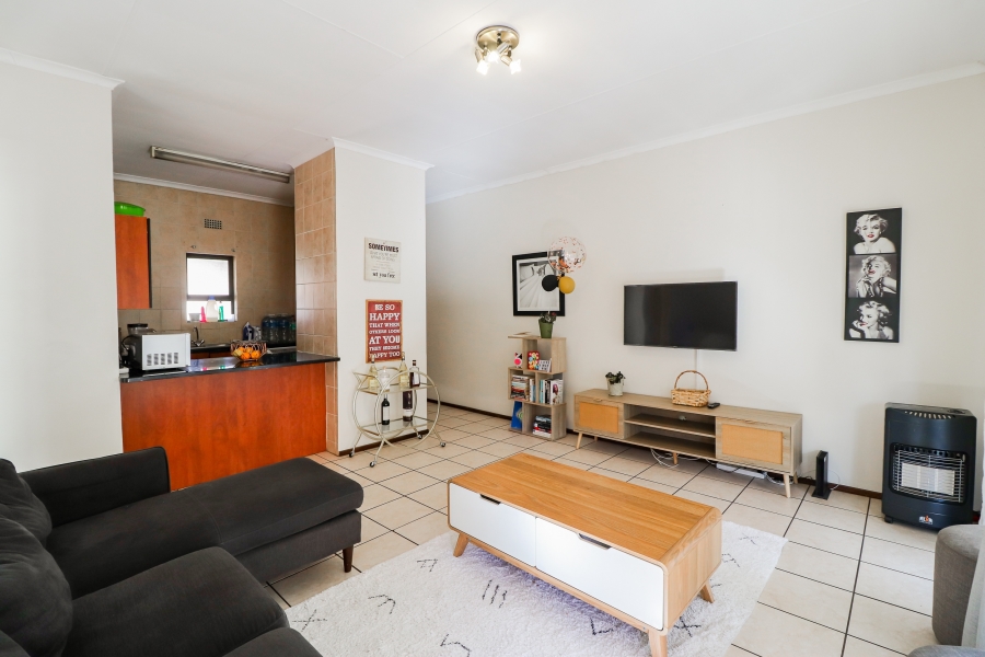 2 Bedroom Property for Sale in Lonehill Gauteng