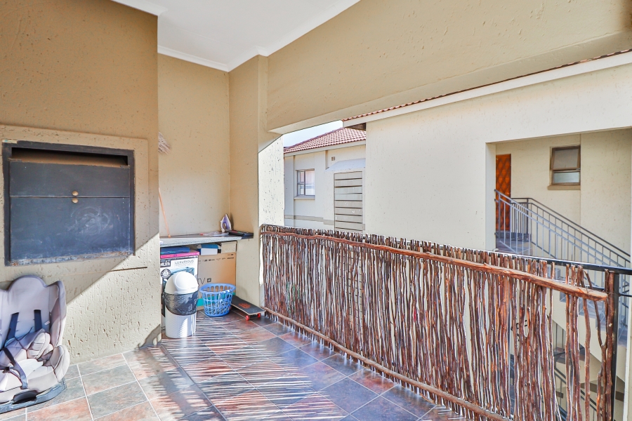2 Bedroom Property for Sale in Lonehill Gauteng