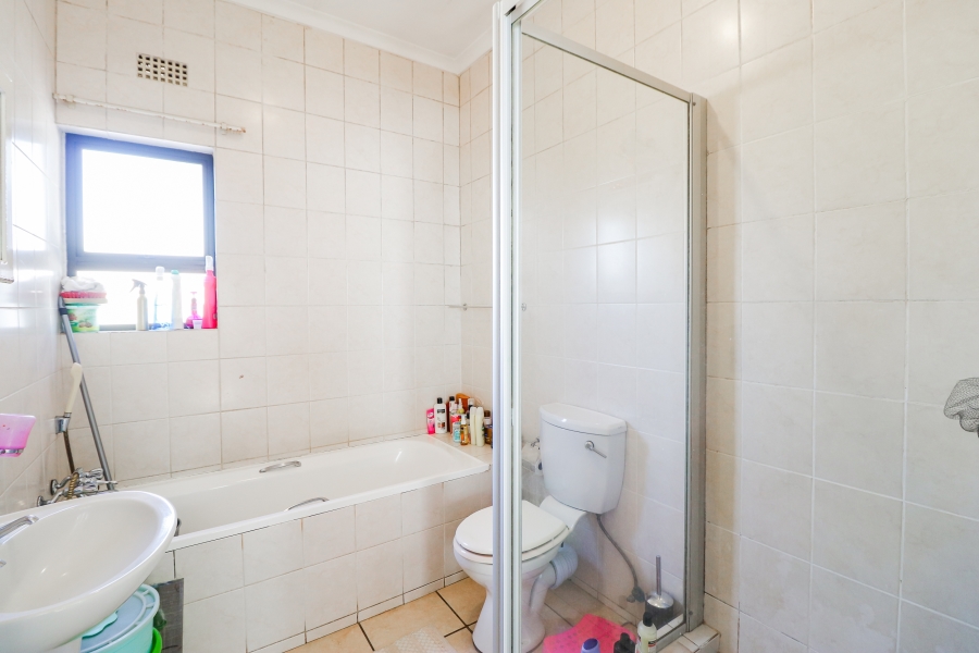 2 Bedroom Property for Sale in Lonehill Gauteng