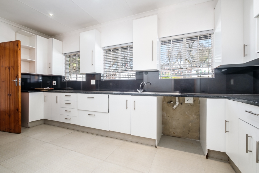 5 Bedroom Property for Sale in Robin Hills Gauteng