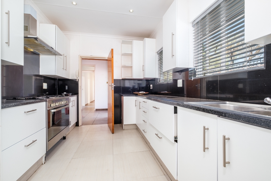 5 Bedroom Property for Sale in Robin Hills Gauteng