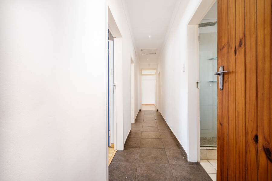 5 Bedroom Property for Sale in Robin Hills Gauteng