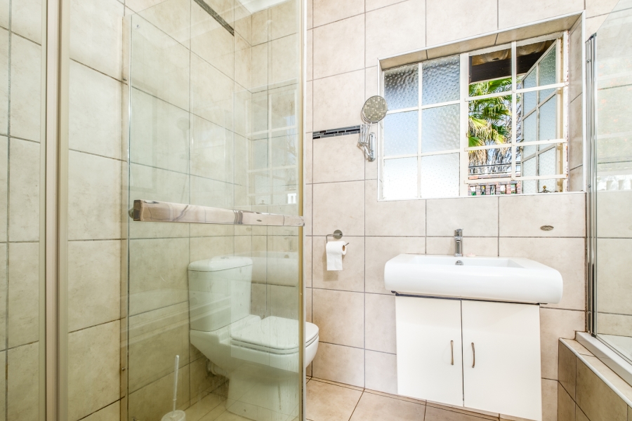 5 Bedroom Property for Sale in Robin Hills Gauteng