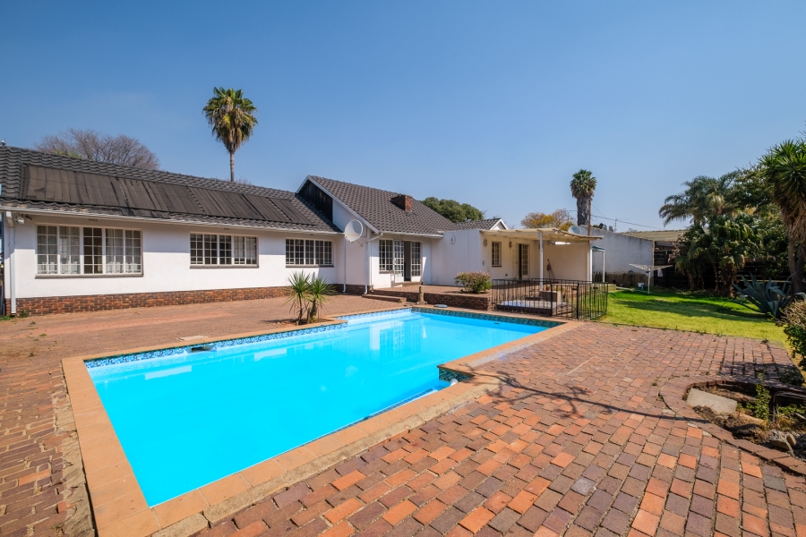 5 Bedroom Property for Sale in Robin Hills Gauteng