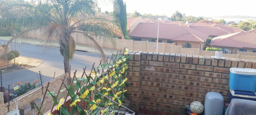2 Bedroom Property for Sale in Amorosa Gauteng
