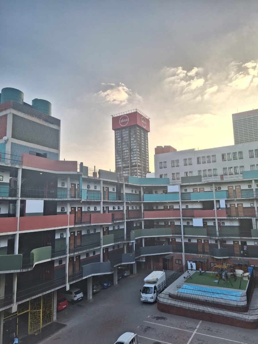 To Let 1 Bedroom Property for Rent in Johannesburg Central Gauteng