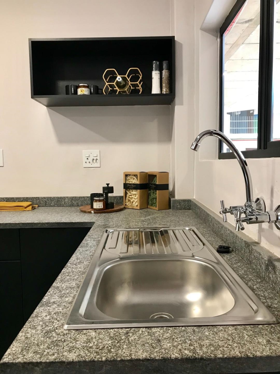 To Let 1 Bedroom Property for Rent in Johannesburg Central Gauteng