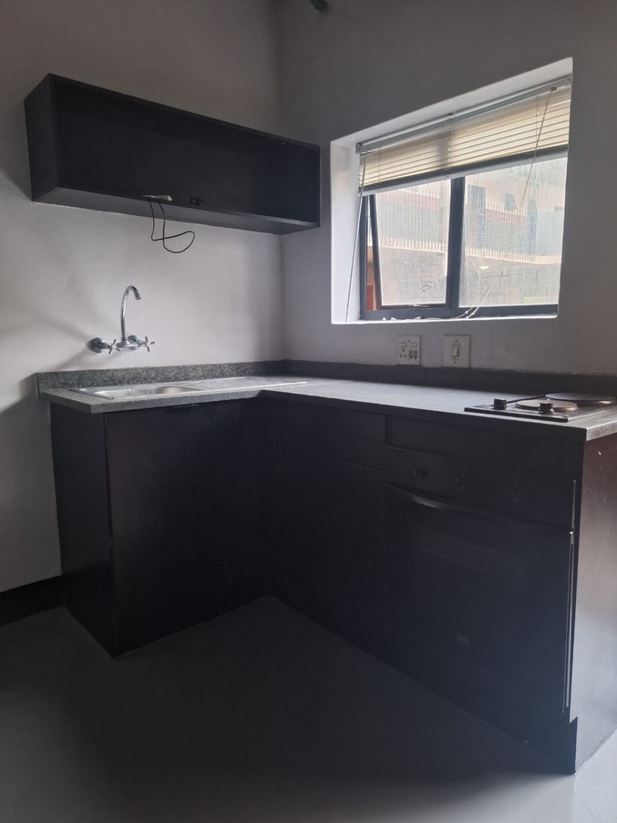 To Let 2 Bedroom Property for Rent in City and Suburban Gauteng