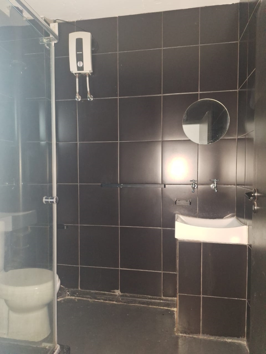 To Let 2 Bedroom Property for Rent in City and Suburban Gauteng