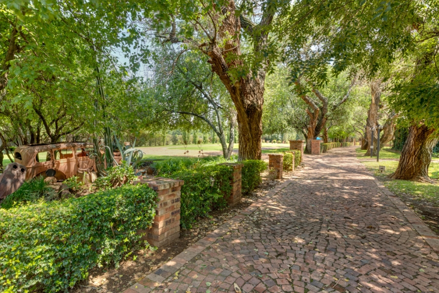 16 Bedroom Property for Sale in Windsor On Vaal Gauteng