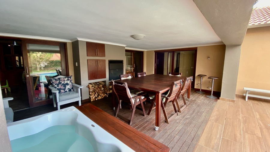 5 Bedroom Property for Sale in Leeuwenhof Estate Gauteng