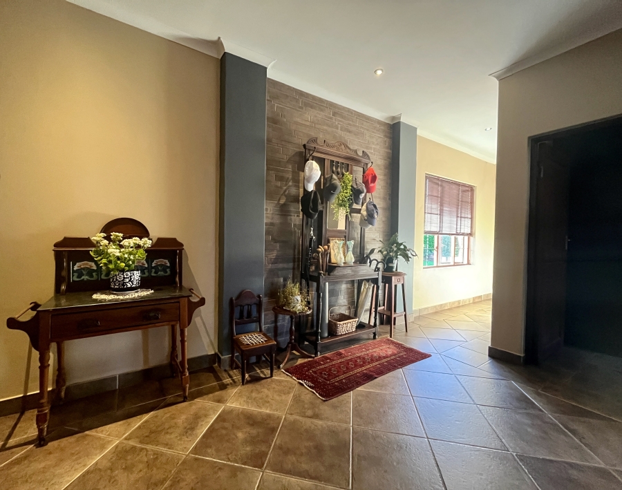 5 Bedroom Property for Sale in Leeuwenhof Estate Gauteng