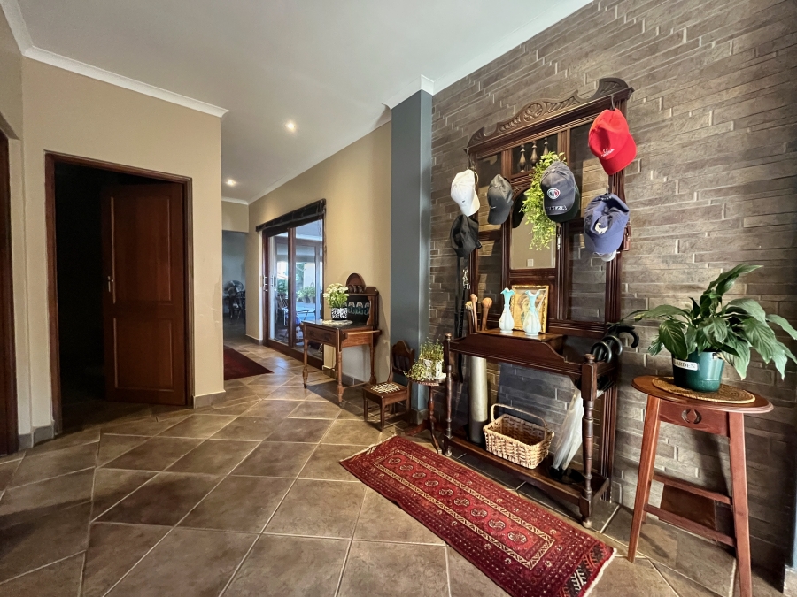 5 Bedroom Property for Sale in Leeuwenhof Estate Gauteng