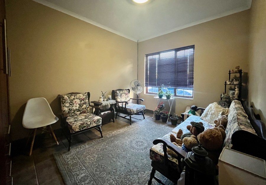 5 Bedroom Property for Sale in Leeuwenhof Estate Gauteng