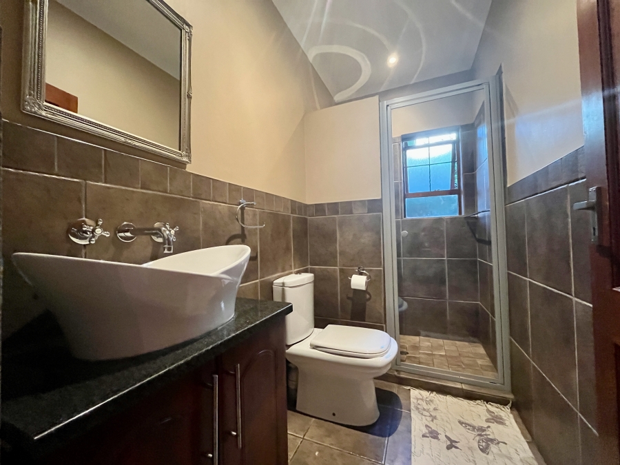 5 Bedroom Property for Sale in Leeuwenhof Estate Gauteng