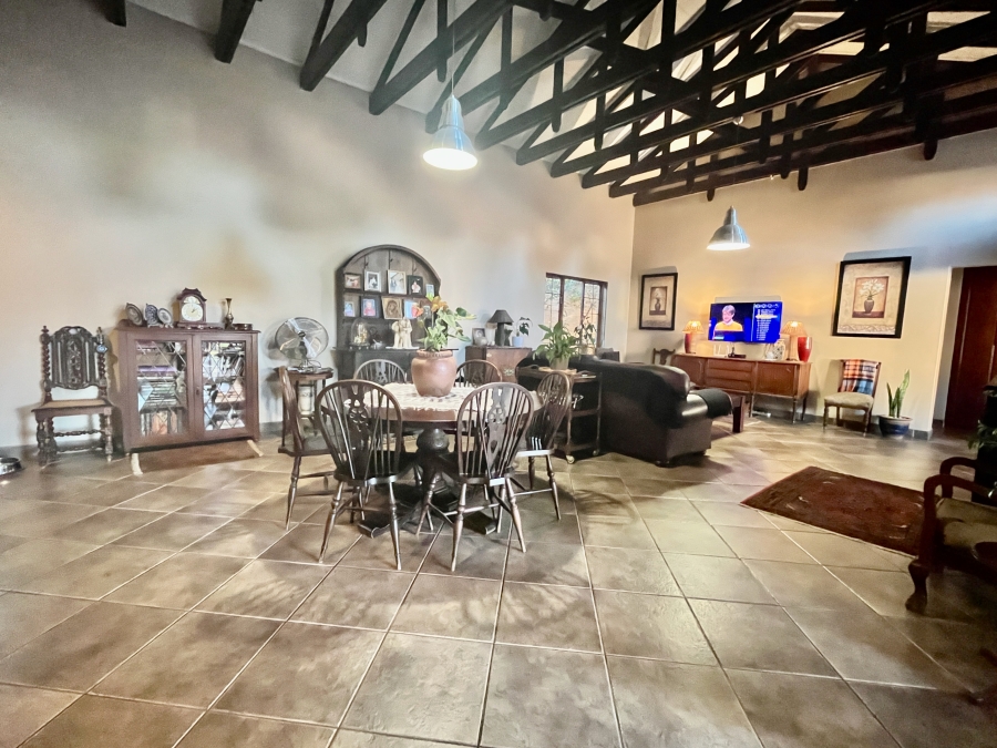 5 Bedroom Property for Sale in Leeuwenhof Estate Gauteng