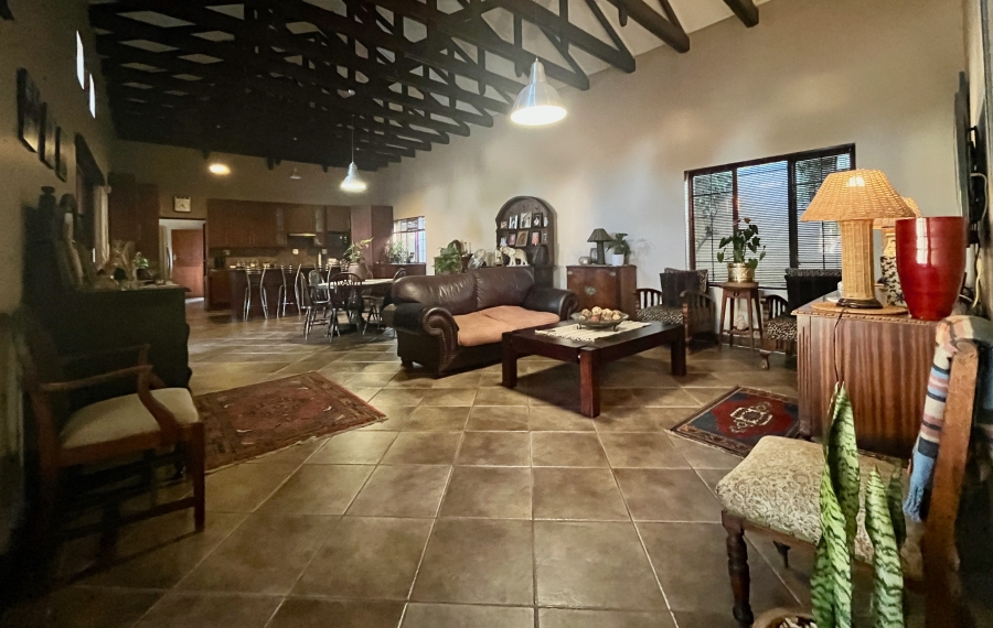 5 Bedroom Property for Sale in Leeuwenhof Estate Gauteng